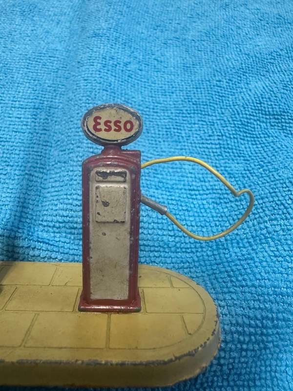 DINKY TOYS