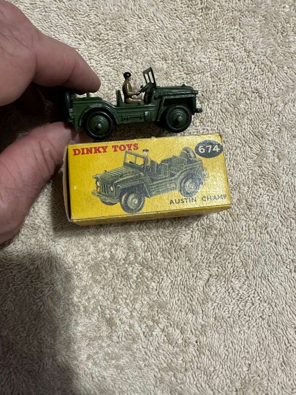 DINKY TOYS