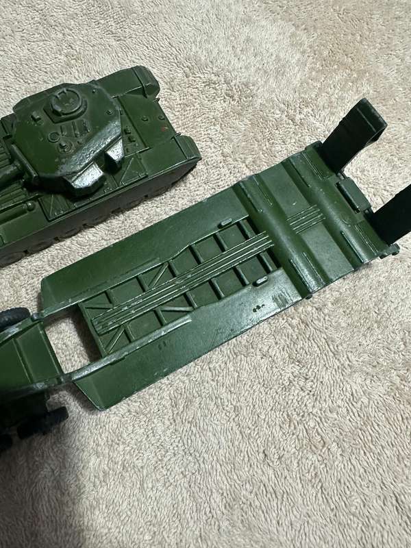 DINKY TOYS