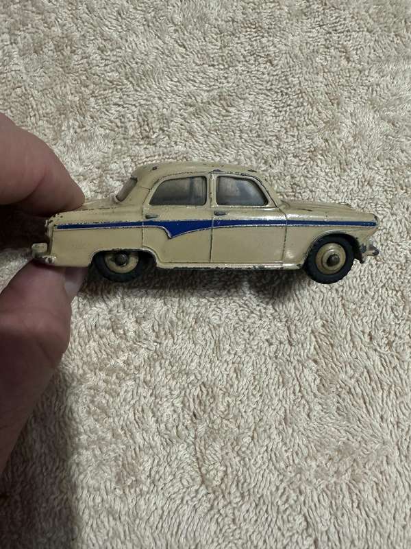 DINKY TOYS