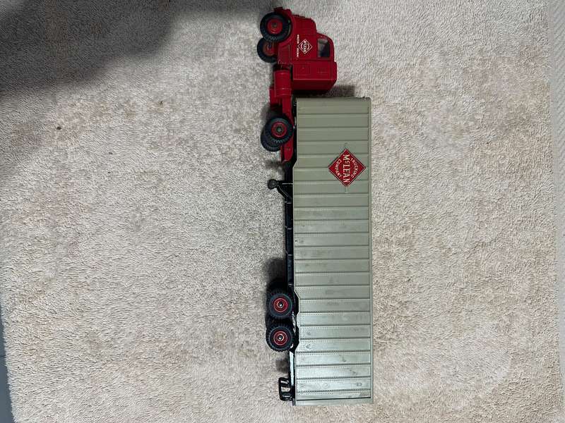 DINKY TOYS