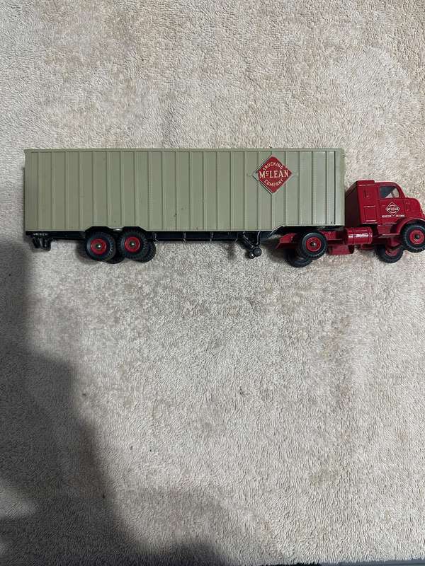 DINKY TOYS