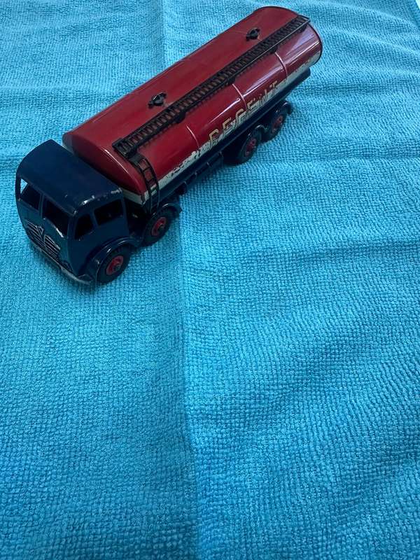 DINKY TOYS