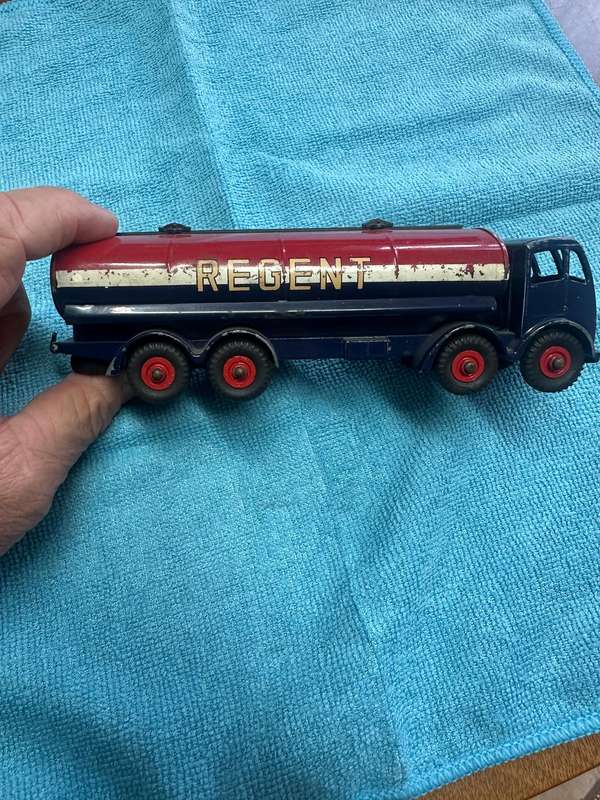 DINKY TOYS