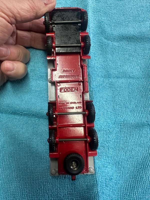 DINKY TOYS