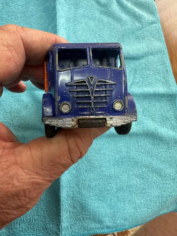 DINKY TOYS