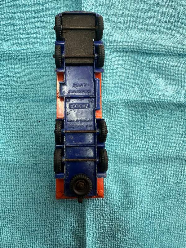 DINKY TOYS