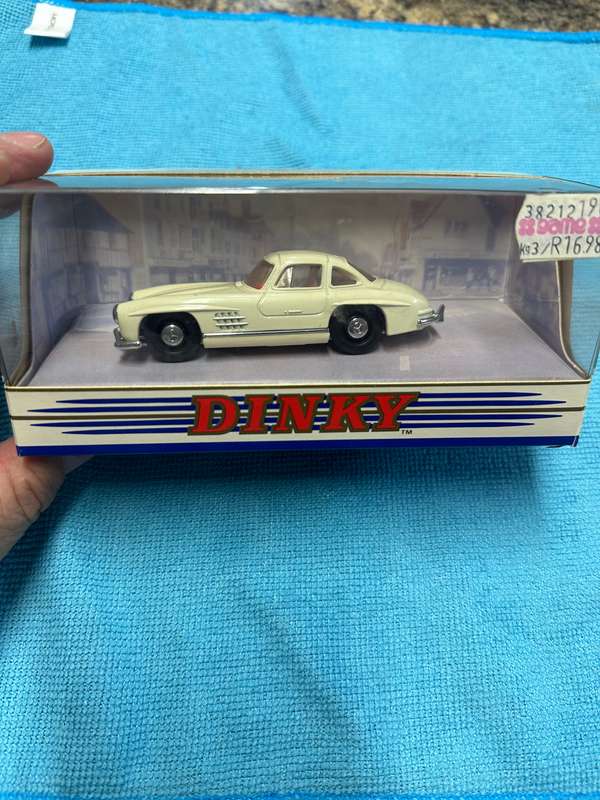 DINKY TOYS