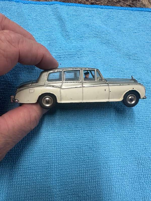 DINKY TOYS
