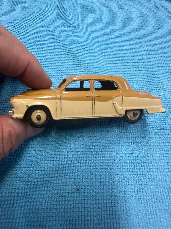 DINKY TOYS