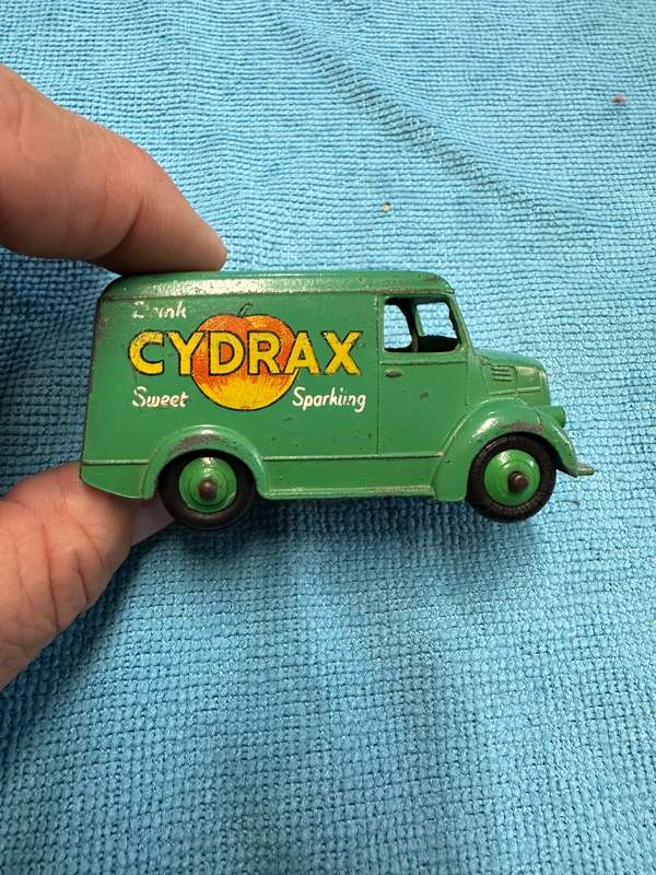 DINKY TOYS