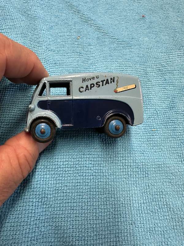 DINKY TOYS