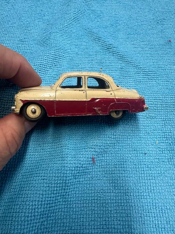 DINKY TOYS