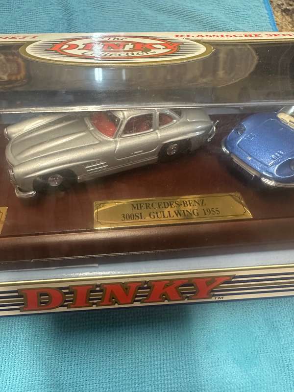 DINKY TOYS