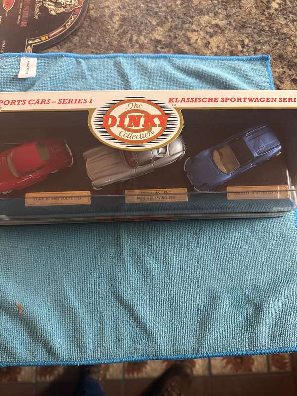 DINKY TOYS