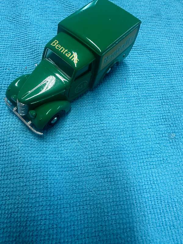 DINKY TOYS