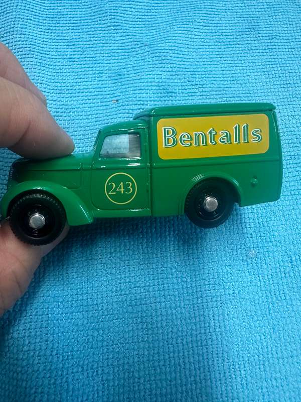 DINKY TOYS