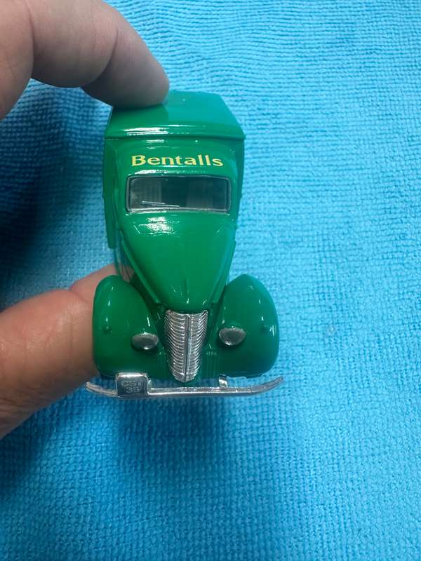 DINKY TOYS