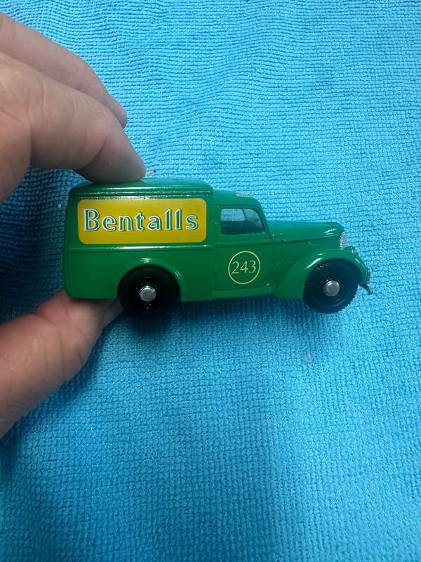DINKY TOYS