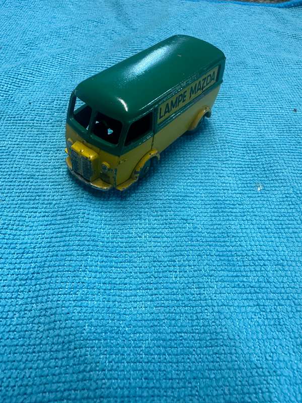 DINKY TOYS