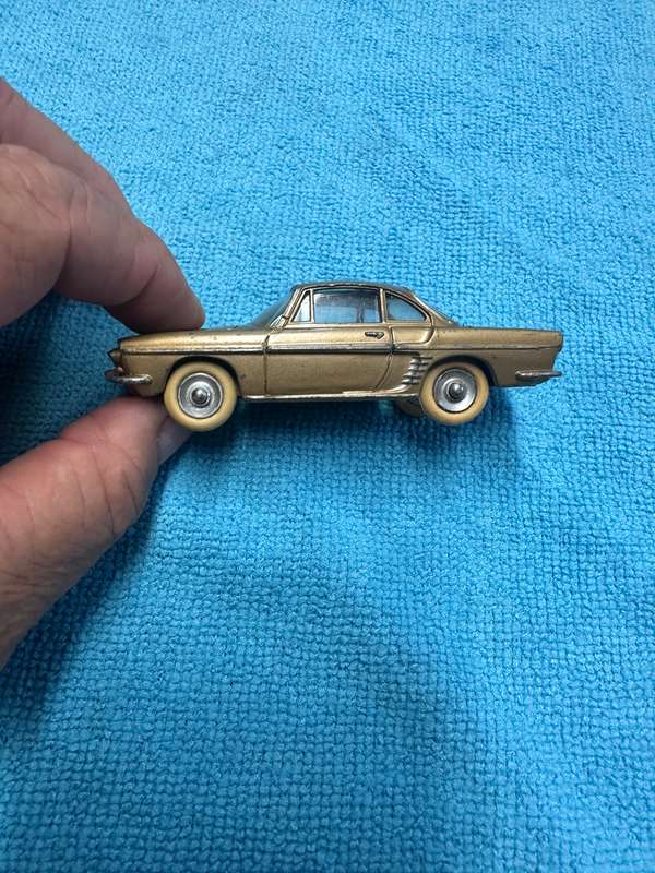 DINKY TOYS