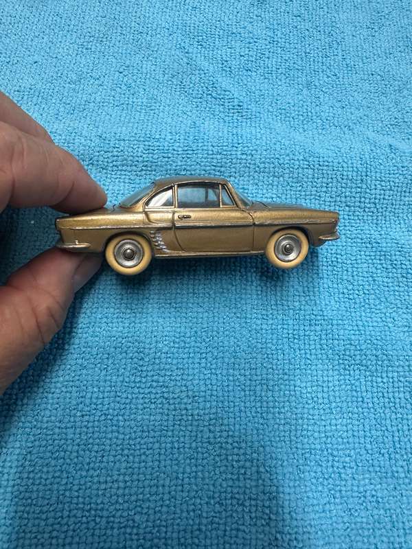 DINKY TOYS