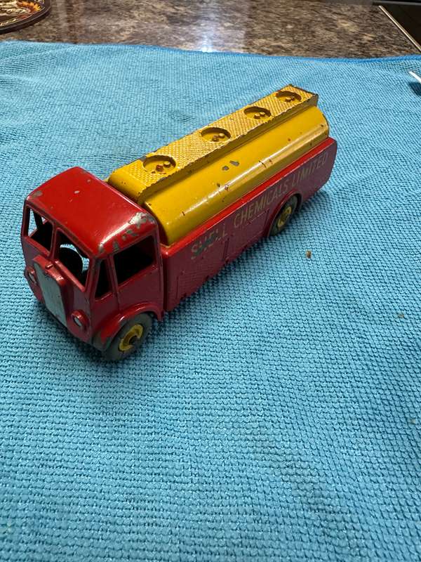 DINKY TOYS