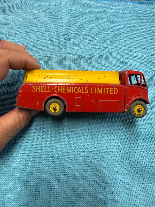 DINKY TOYS