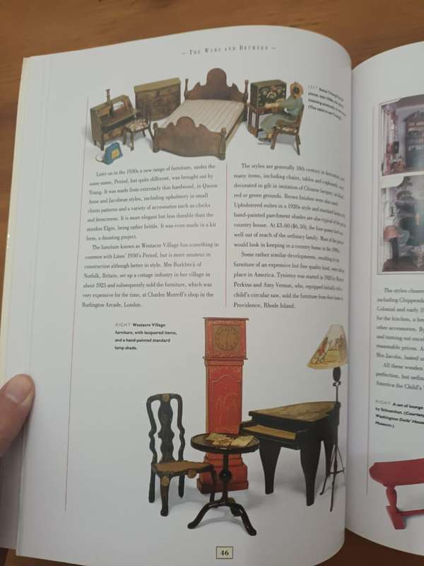 Dolls' House Furniture: Collector's Guide to Selecting and Enjoying Miniature Masterpieces
