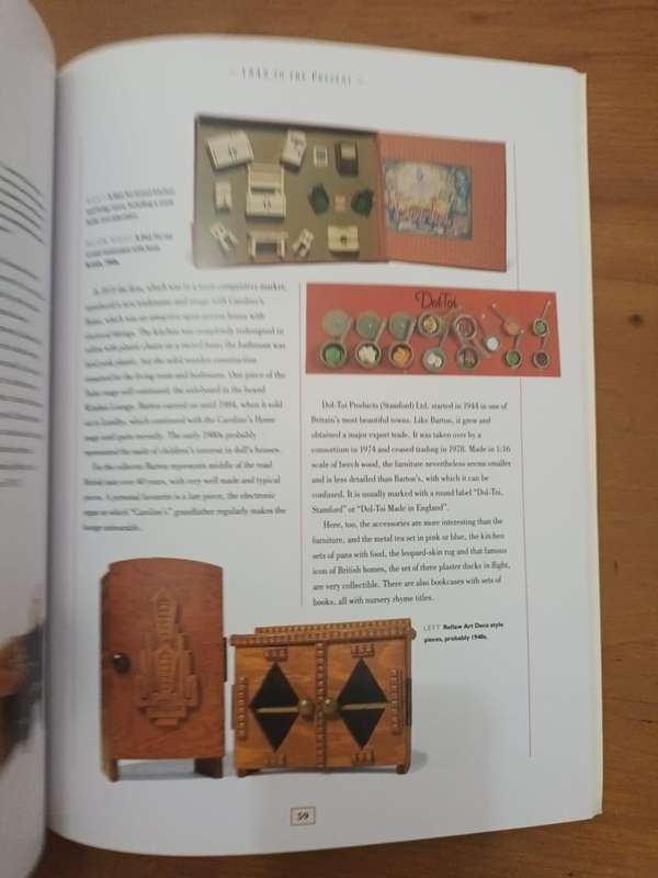 Dolls' House Furniture: Collector's Guide to Selecting and Enjoying Miniature Masterpieces