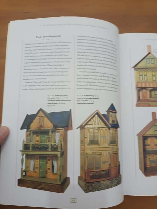 Dolls' House Furniture: Collector's Guide to Selecting and Enjoying Miniature Masterpieces