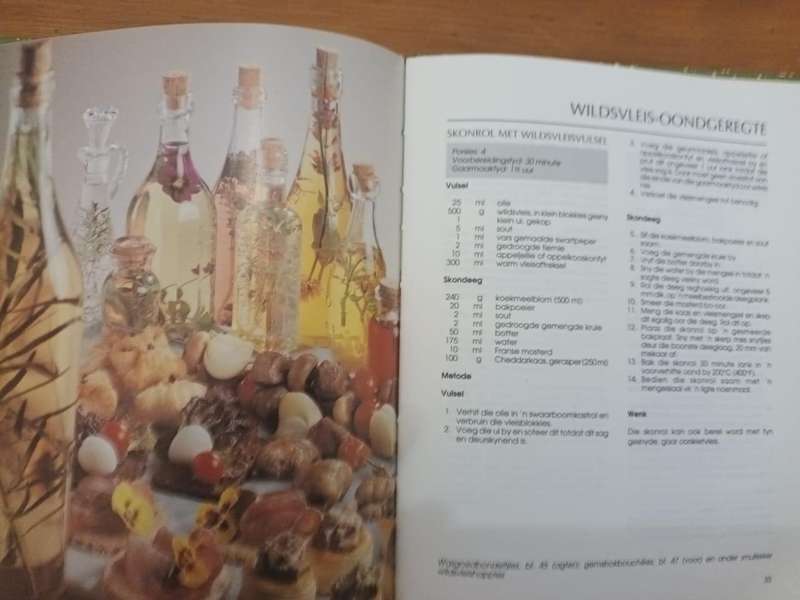 100 Wildsvleisresepte (venison recipes: Afrikaans text)