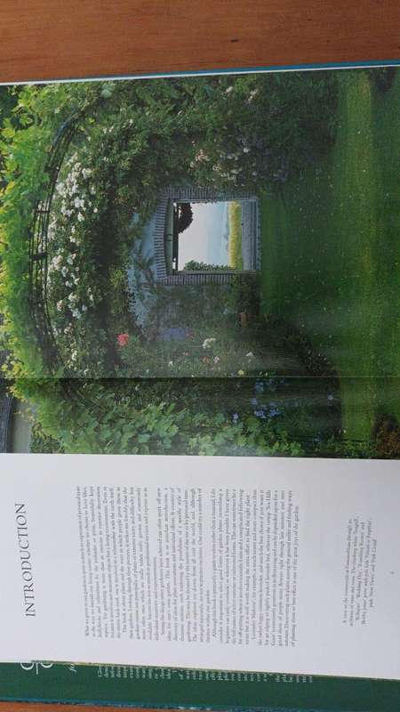 Glorious Gardens: a Portfolio of Ideas for Planting and Design