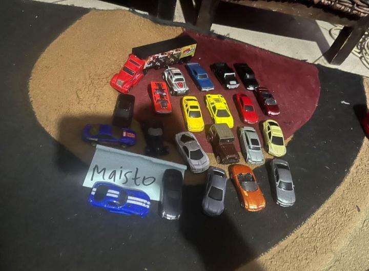 Hotwheels and maisto