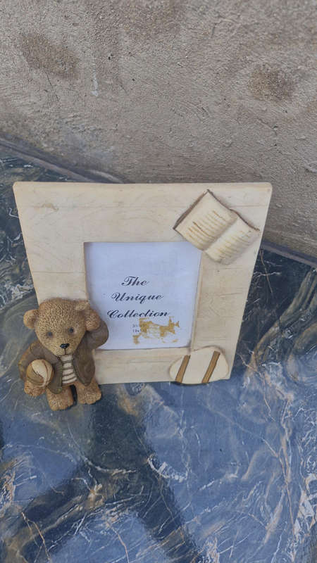 THE UNIQUE COLLECTION TEDDY BEAR PICTURE FRAME