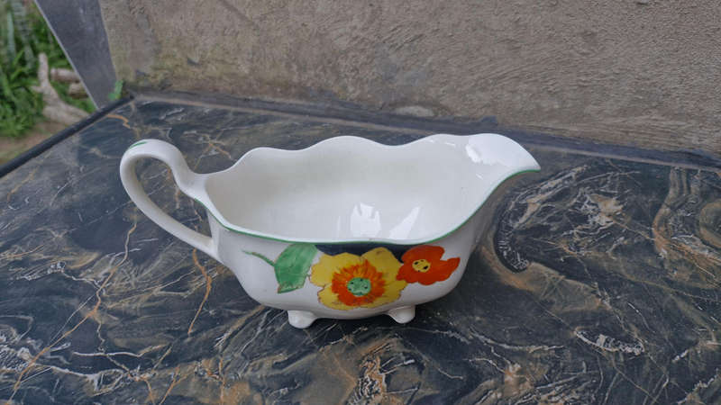 JOHNSON BROS PAREEK GRAVY BOAT