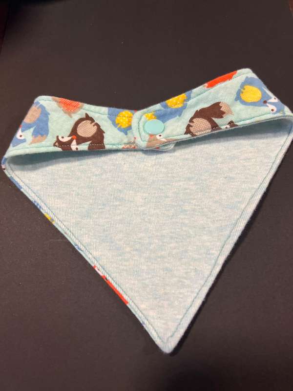 Baby bandana bib - baby to toddler (woodland's foxes)