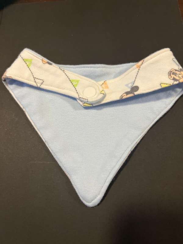 Baby bandana bib - baby to toddler (Mickey and Minnie Mouse)