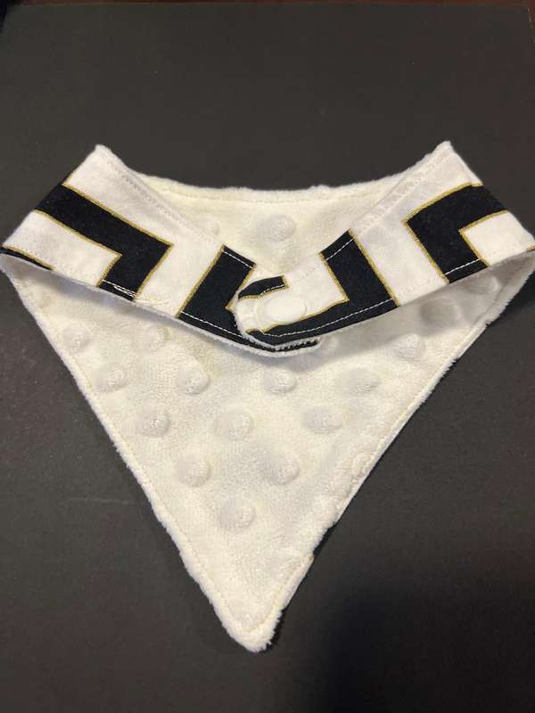 Baby bandana bib - baby to toddler (zig zag gender neutral)