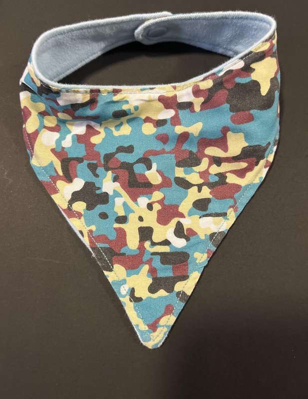 Baby bandana bib - baby to toddler (camouflage)