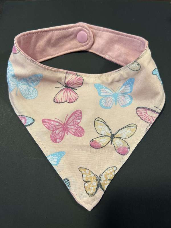 Baby bandana bib - baby to toddler (butterflies)