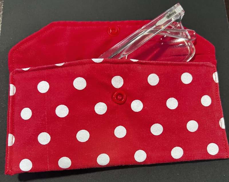 Sunglasses / Glasses soft fabric case (Red and white polka dots)