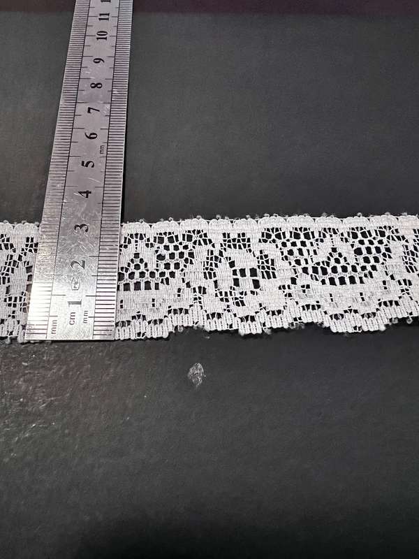 Assorted bundle of lace / trim (light coloured)
