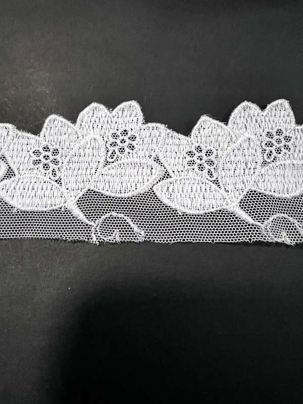Assorted bundle of lace / trim (light coloured)