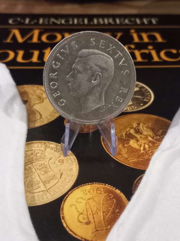 Union 5 Shillings 1951  .Nice coins to have .Silver.Minted 366602