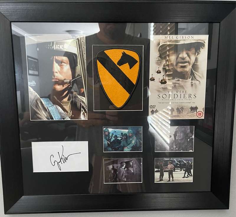 We Were Soldiers Greg Kinnear Signed Frame