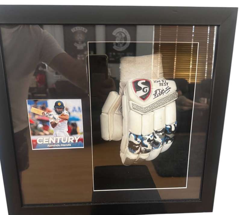 Cricket Glove Match Worn Signed and Boxed Kamindo Mendis