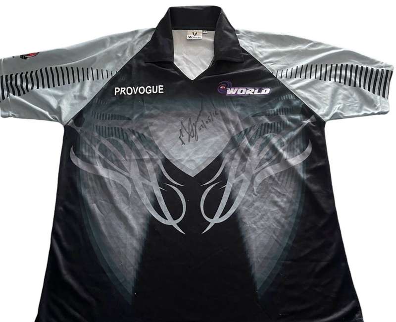 Cricket Jersey ICL Nantie Hayward Size L Signed