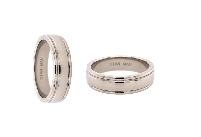 Titan Man TITANIUM BRUSHED CENTRE BEVEL EDGE RING - 7MM RD13606