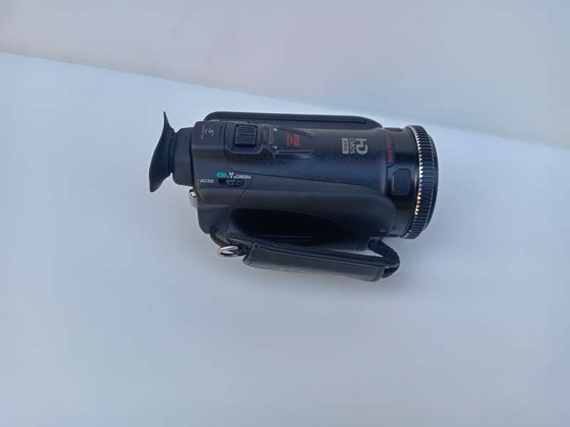 Canon Legria HF G25 Video Camera . Please read
